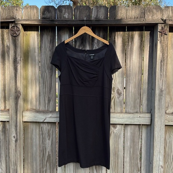 Black Dress - Picture 3 of 7